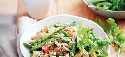 Pasta mit Pesto und Thunfisch / Nudeln mit Pesto und Thunfisch