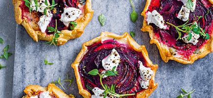 Beetroot and goat's cheese tarts
