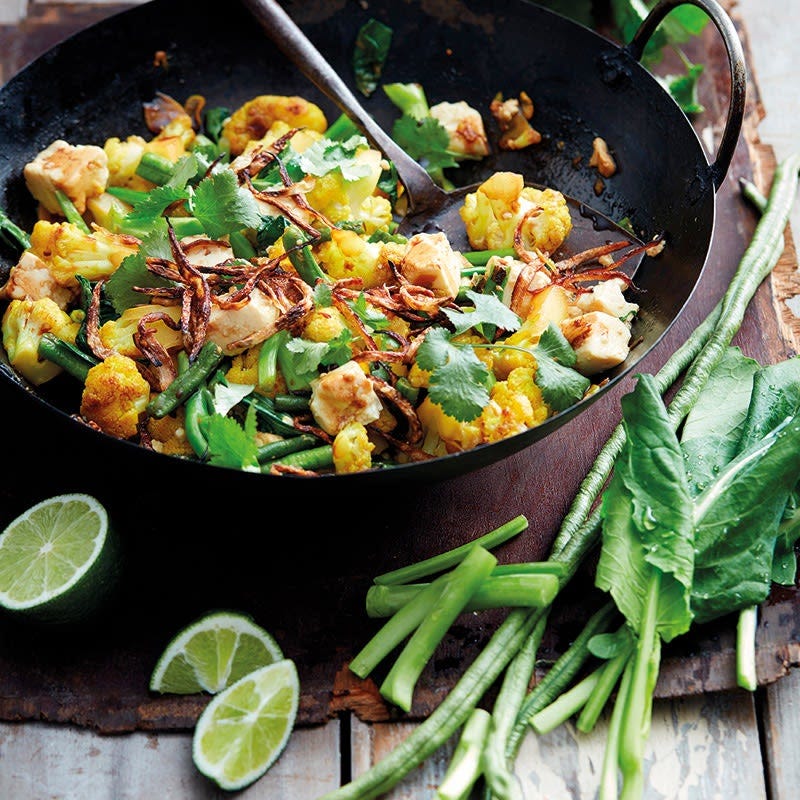 Thailändische Blumenkohlpfanne mit Röstzwiebeln