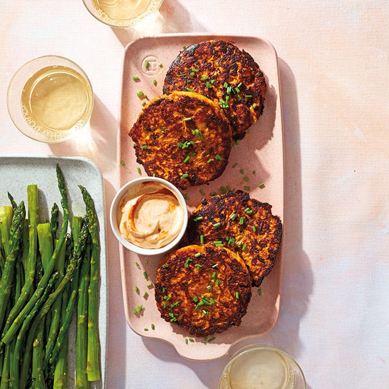 Lachsfrikadellen mit Sriracha-Majo