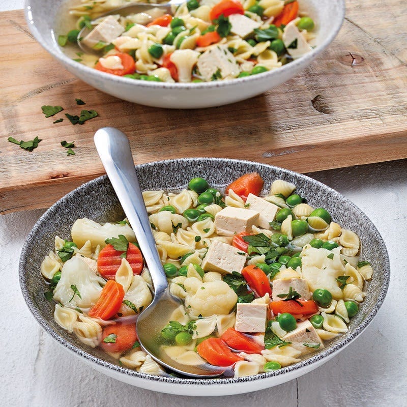 Schnelle Gemüsesuppe mit Tofu