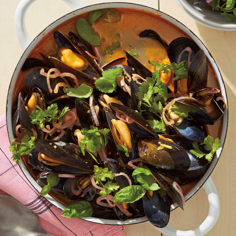Photo de Moules au bouillon de coco et curry rouge prise par WW