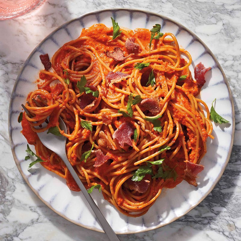 Foto van Spaghetti met paprikasaus en spek door WW