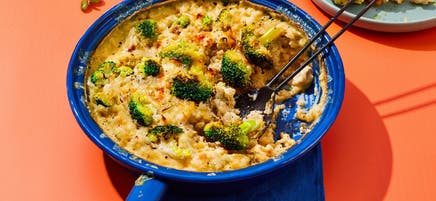 One-skillet cheesy chicken and broccoli casserole