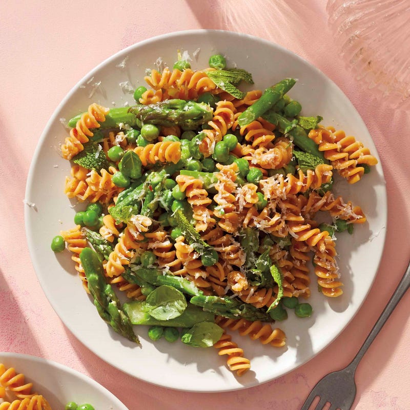 Foto van Fusilli met lente-groenten door WW