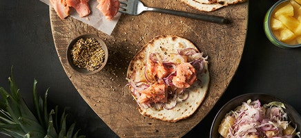 Fisktacos med ananas- och vitkålssallad