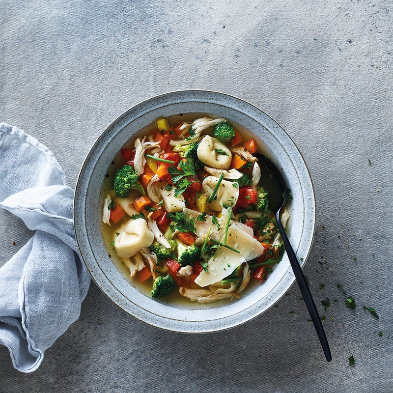 Poulet-Gemüse-Eintopf mit Tortellini