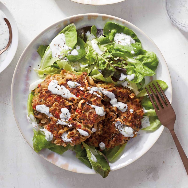 Foto van Zwartoogbonenburgers met zelfgemaakte ranchdressing door WW