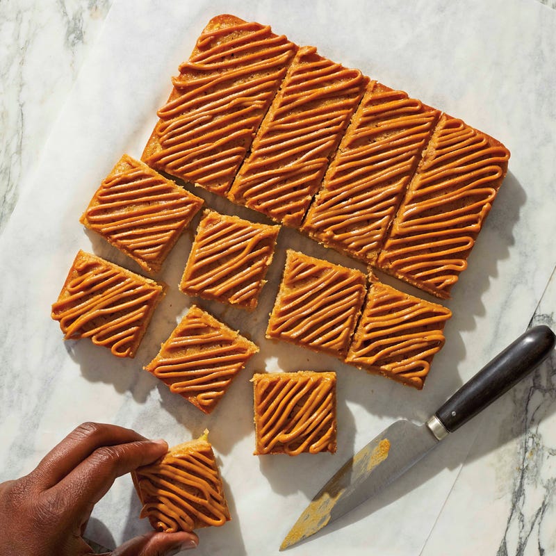 Foto van Appelcakeblokjes met pindakaasglazuur door WW