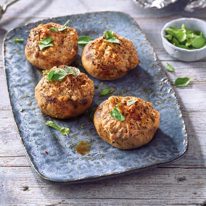 Riesenchampignons mit Tomaten-Käse-Füllung