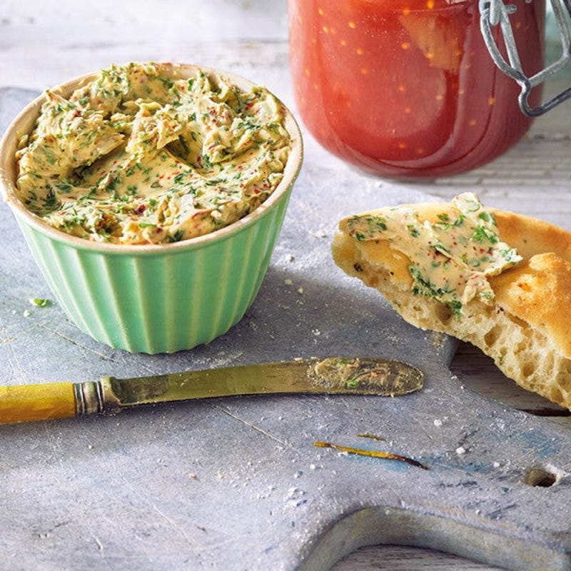 Chili-Kräuter-Butter