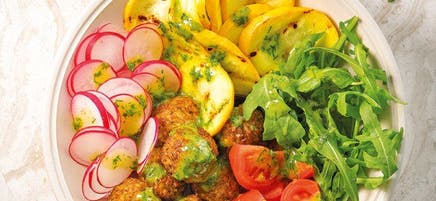 Falafel-Bowl mit Kräuter-Zitronen-Dressing