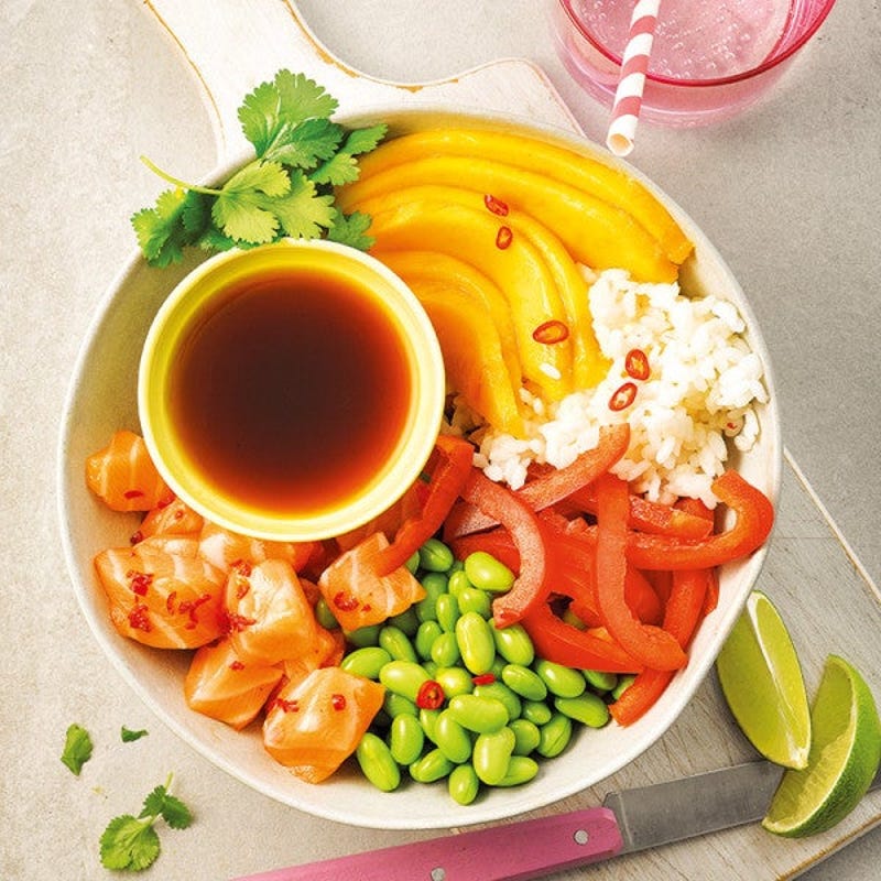 Poké Bowl mit Lachs und Mango