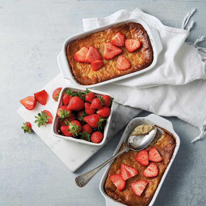 Käsekuchen mit Mandeln und Erdbeeren