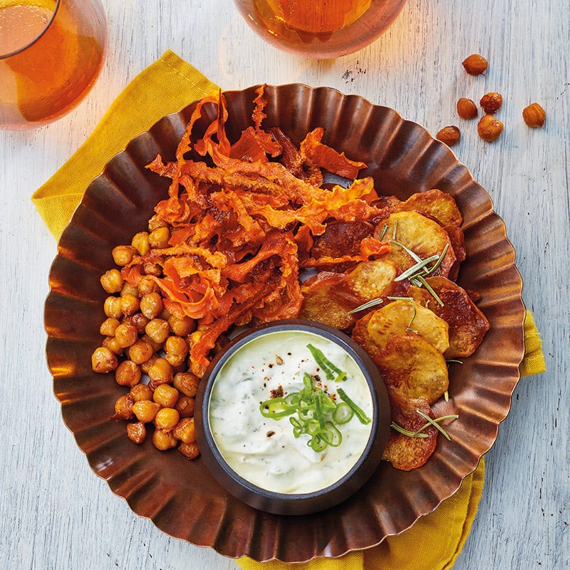 Chips und Kichererbsen aus dem Ofen