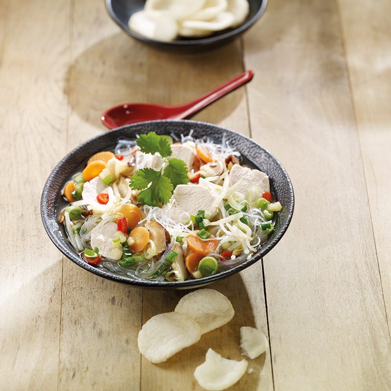 Bihunsuppe mit Krabbenchips