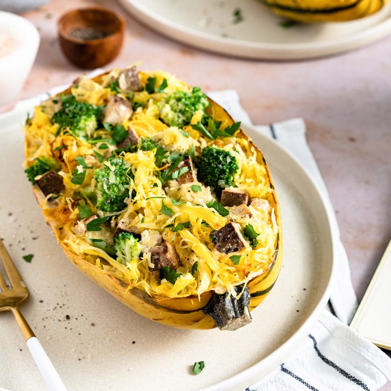 Spaghettikürbis mit Broccoli-Carbonara