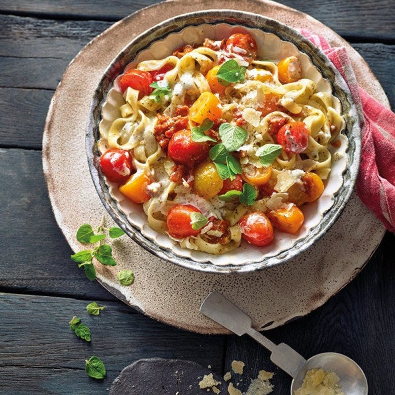 Cremige Tagliatelle mit Tomaten