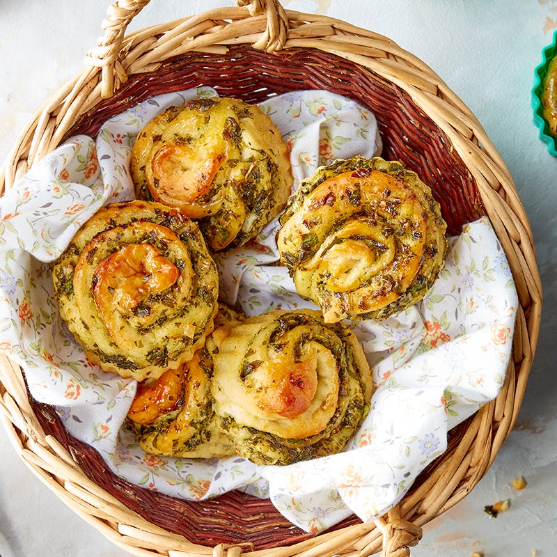 Herb bread scrolls