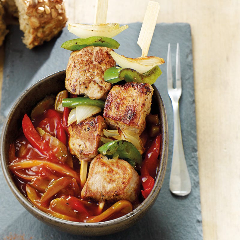 Schaschlikspieße mit Paprikasauce