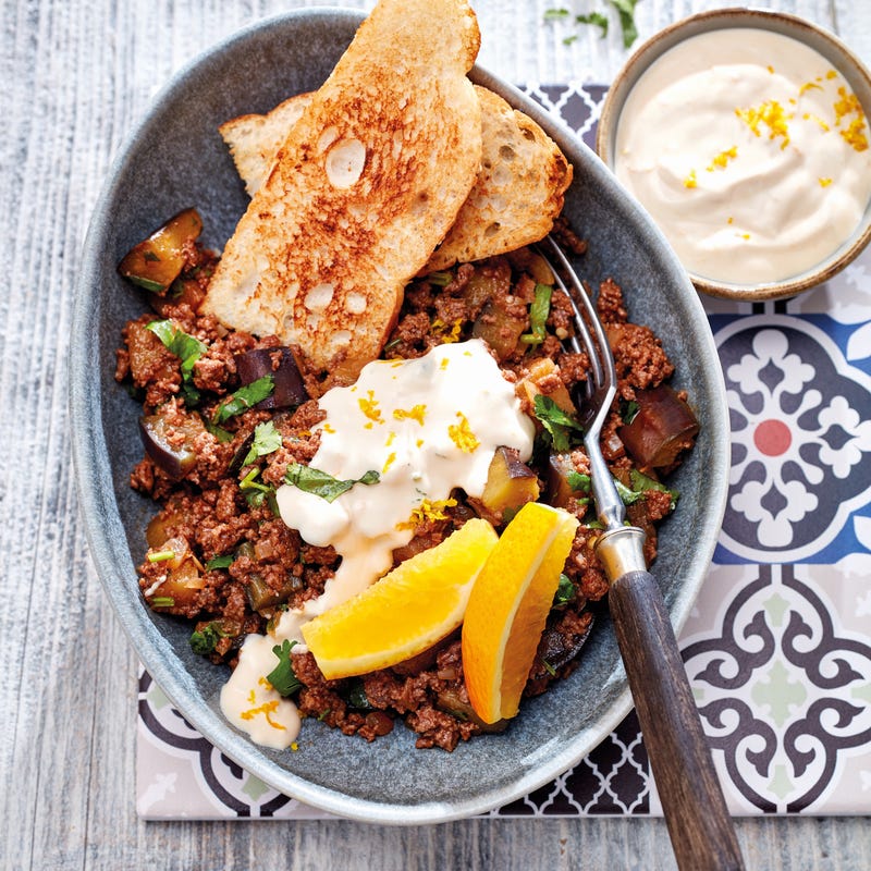 Foto van Aubergine met gehakt en sinaasappel-sesamyoghurt door WW