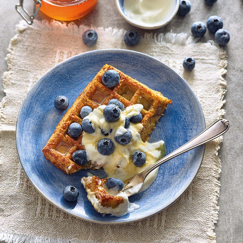 Gebackene Waffeln mit Heidelbeeren