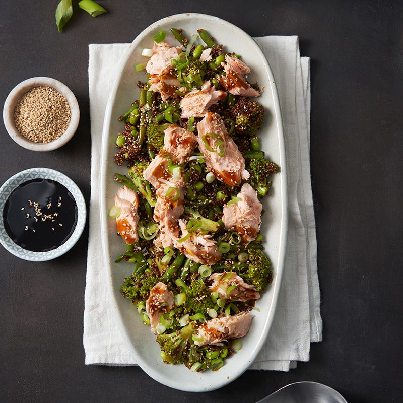 ViktVäktarna - Quinoasallad med varmrökt lax och syrlig teriyakidressing