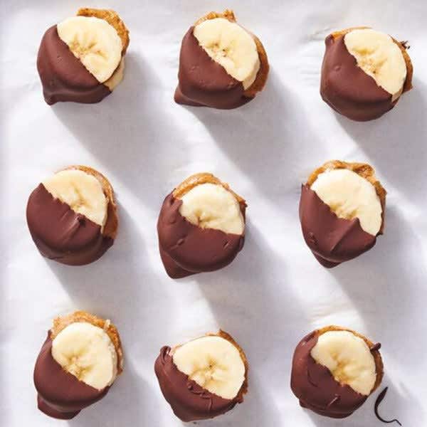 Frozen chocolate-dipped banana bites