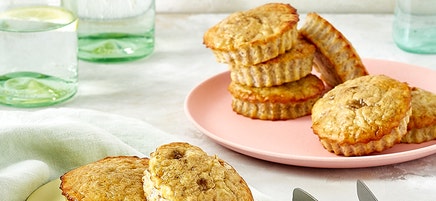 3-ingredient banana cakes