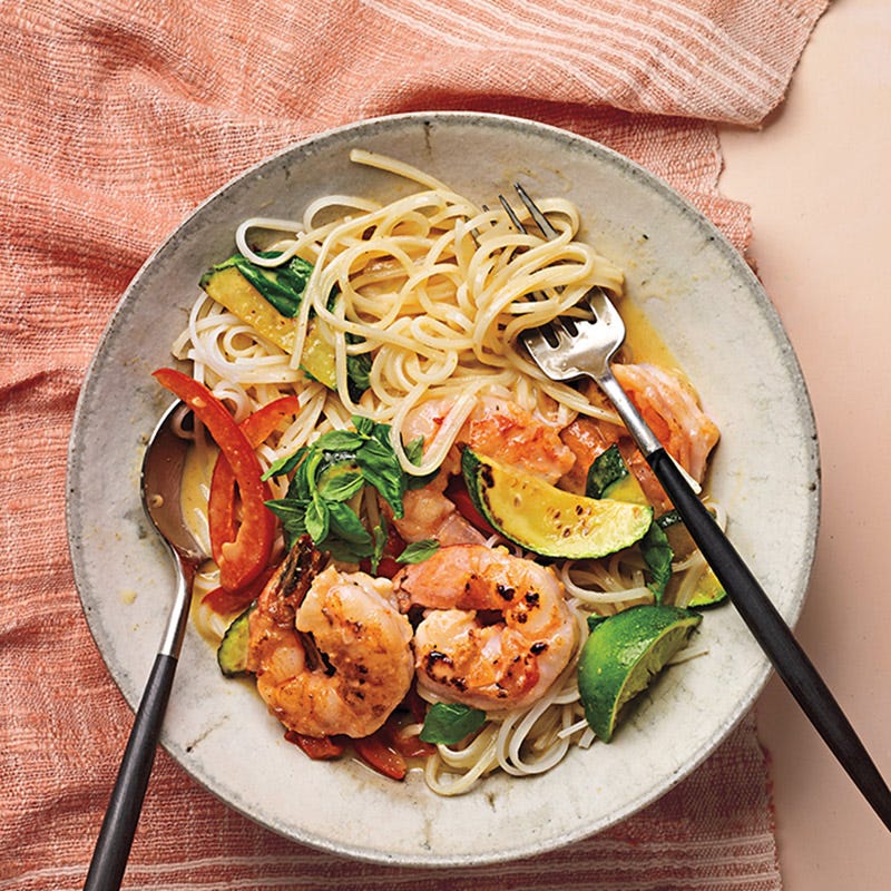 Reisnudeln mit Garnelen und Gemüse