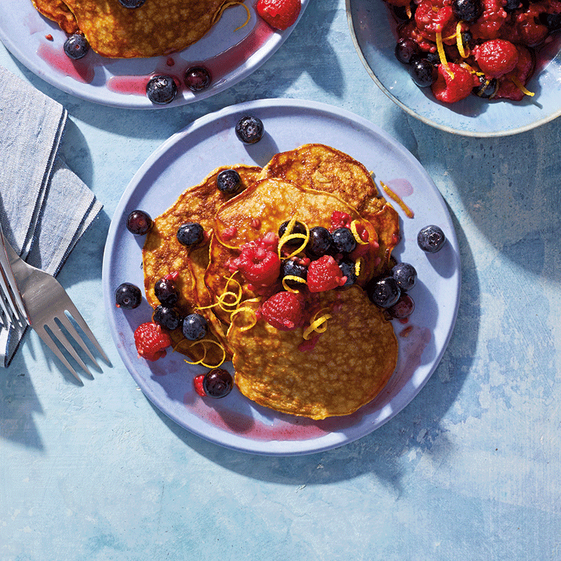 Flourless banana pancakes with berry maple syrup