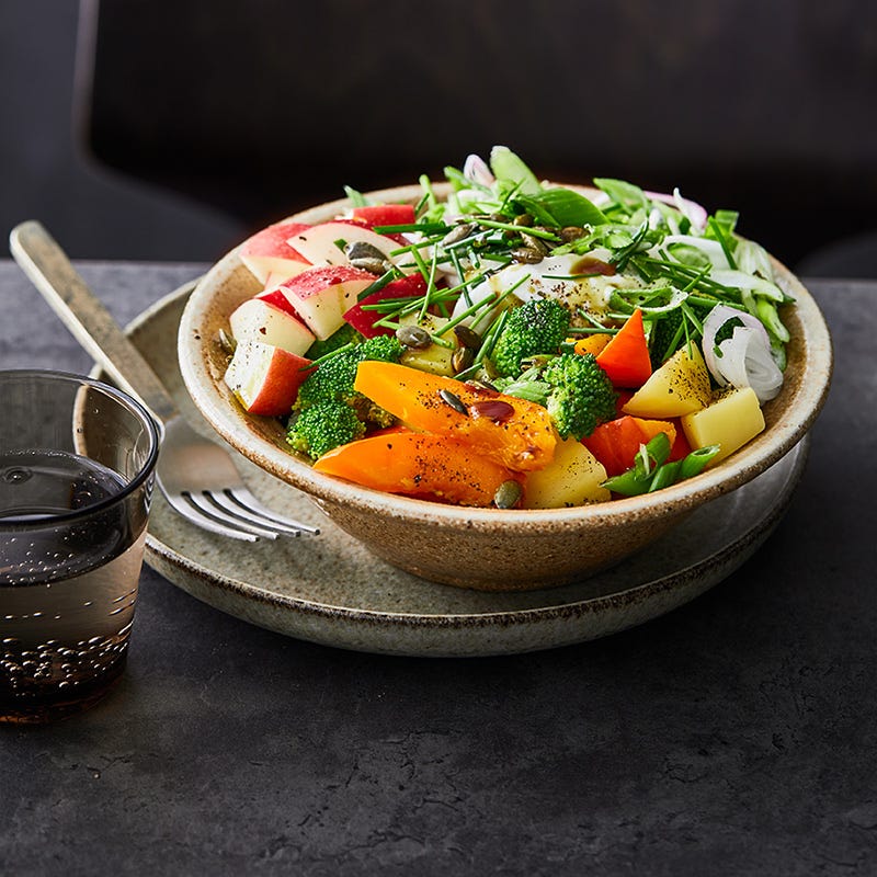 Veggie Bowl mit Kürbiskerndip