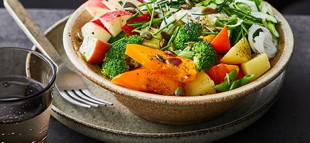 Veggie Bowl mit Kürbiskerndip