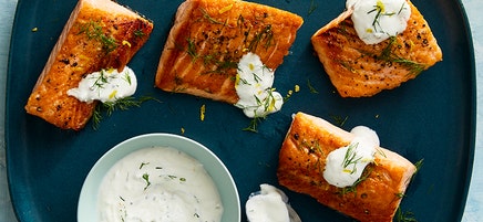 Broiled salmon with horseradish-dill sauce