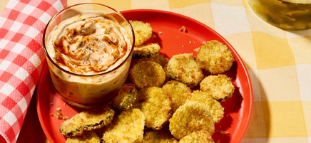 Crunchy air fryer pickle chips