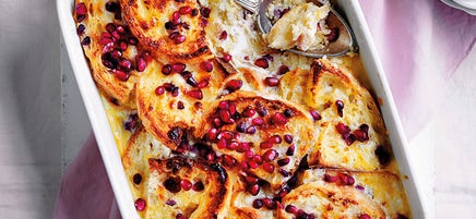 Brotauflauf mit Schokolade und Granatapfel