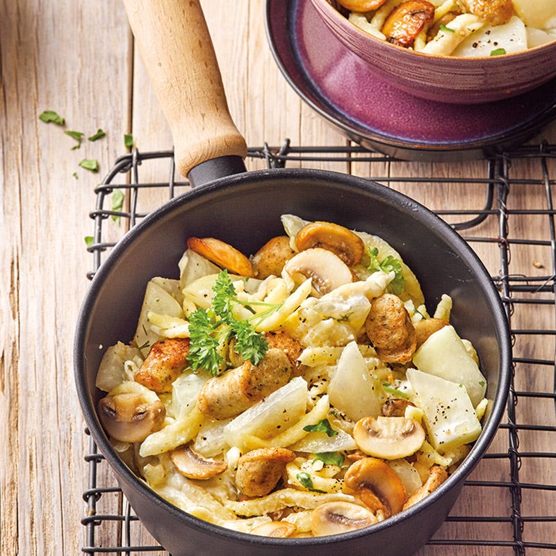 One-Pot-Jägerspätzle mit Bratwurst