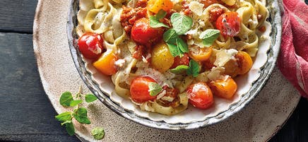 Romige tagliatelle met tomaten