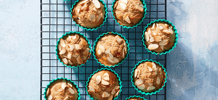 Strawberry-almond muffins
