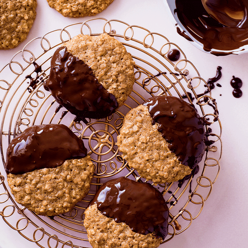 Oaty chocolate biscuits
