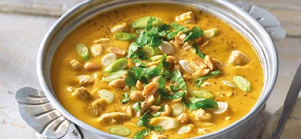 Soupe de carottes et cacahuètes à la dinde
