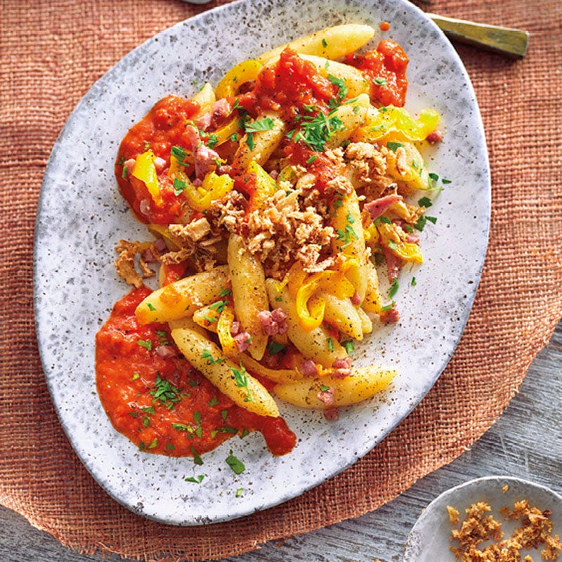 Schupfnudelpfanne mit Paprika-Tomaten-Sauce