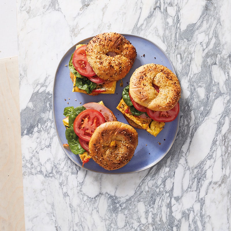 Gemüse-Frittata-Bagel mit Kasseler
