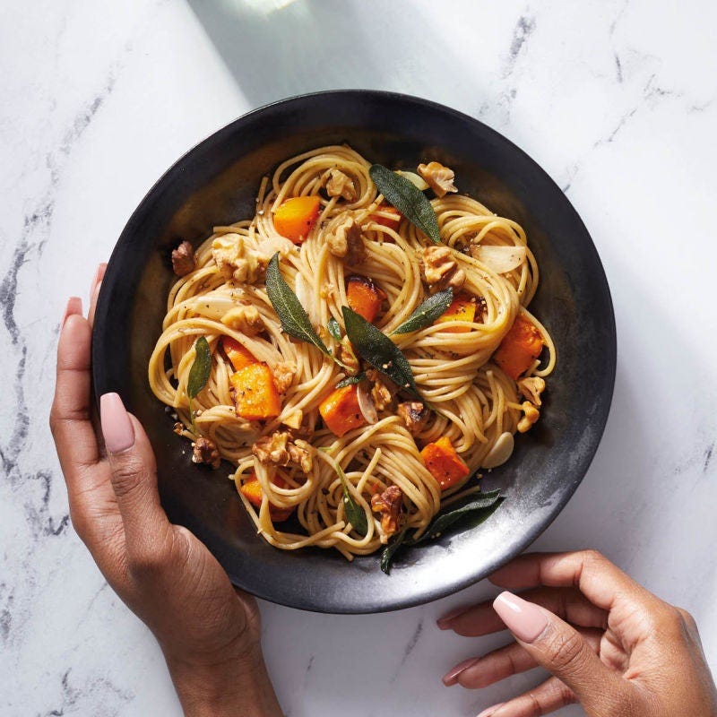 Spaghetti de blé complet au butternut et aux noix