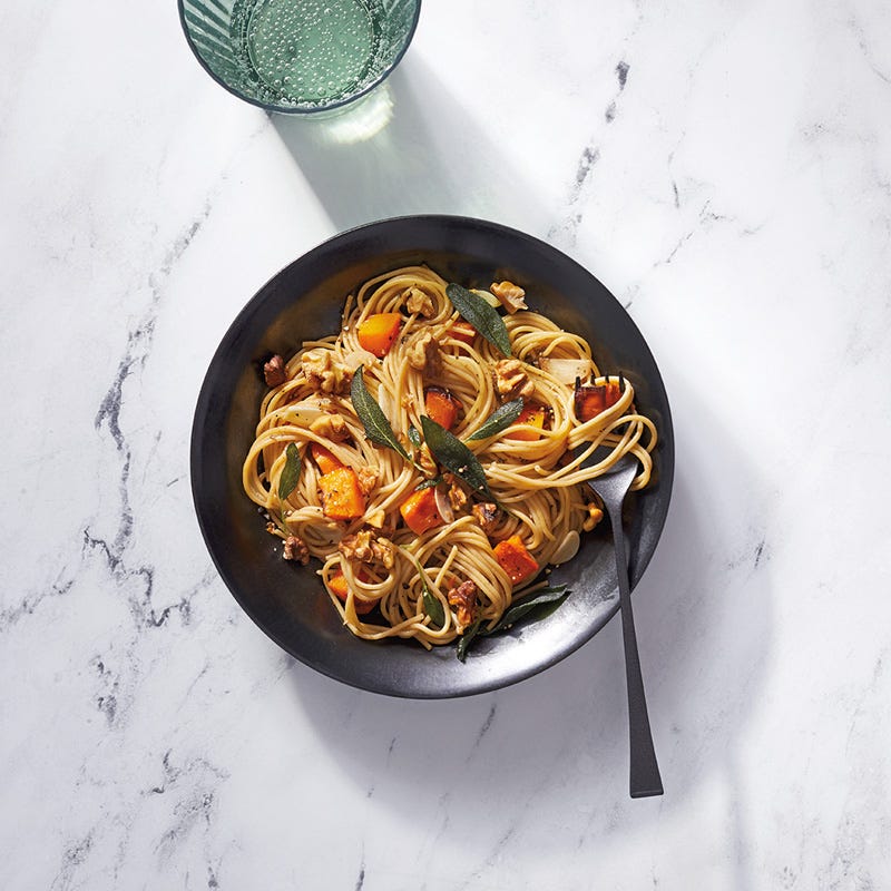 Vollkornspaghetti mit Kürbis und Walnüssen