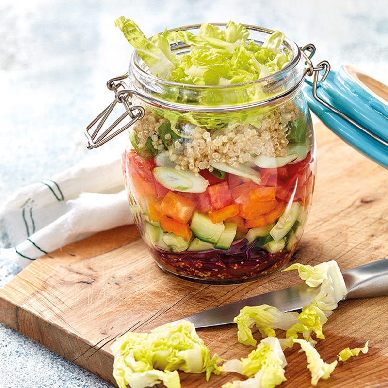 Bunter Quinoa-Schicht-Salat