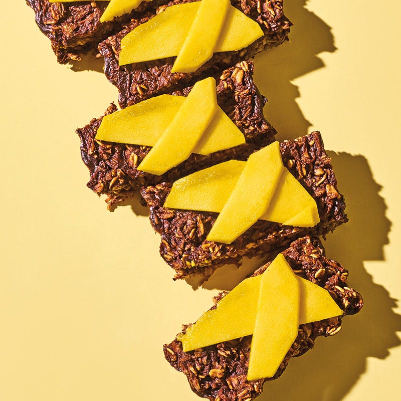 Schoko-Haferflocken-Riegel mit Mango