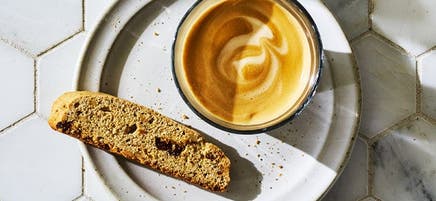 Biscottis aux canneberges, à l’orange et aux noix de Grenoble