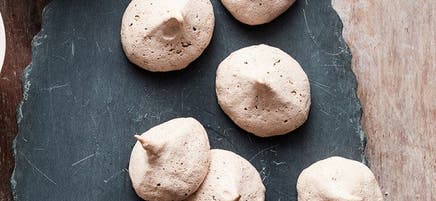 Bisous à la meringue aux noisettes