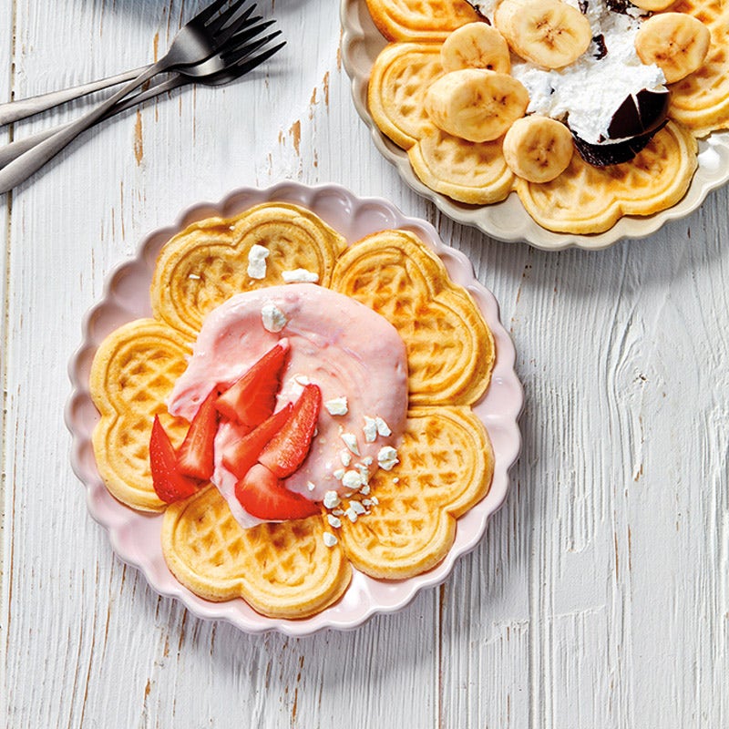 Buttermilchwaffeln mit Banana-Split-Topping